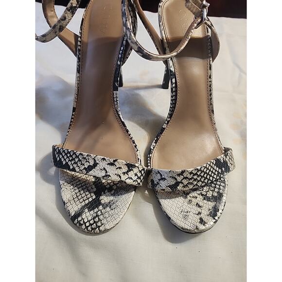 Abound Sexy High Heel Stiletto Pump Shoe 4.5" Heel Snake Skin Design sz 12 - Picture 1 of 10